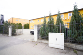 Außenansicht Einfahrt - Zu Vermieten: Attraktives Hotel in Augsburg-Lechhausen