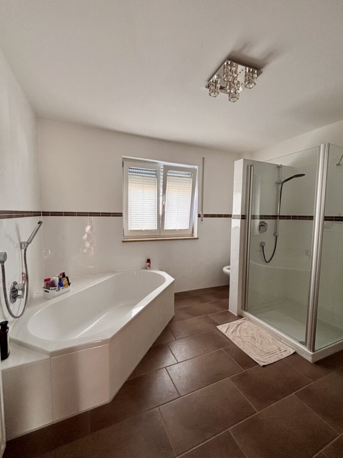 mit Badewanne