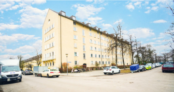 Charmante, gut geschnittene 4-Zimmerwohnung mit zwei Balkonen die bereits vermietet ist!, 81377 München, Etagenwohnung