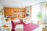 Wohnzimmer mit Balkon - Kapitalanlage mit Potential! 4-Zimmerwohnung die bereits seit 1970 vermietet ist!