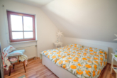 Schlafzimmer - Gemütliche, lichtdurchflutete 3-Zimmer-Dachgeschosswohnung!