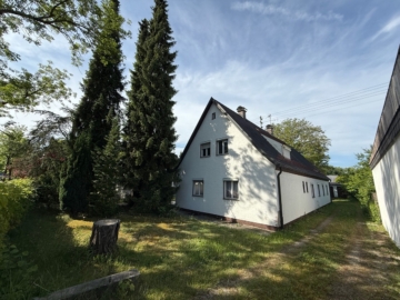 Einfamilienhaus mit Werkstatt und 3 Garagen auf 915 QM Grundstück in Augsburg / Hochzoll, 86163 Augsburg, Einfamilienhaus