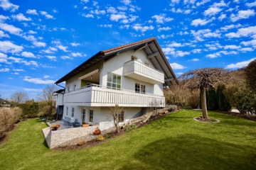 Sehr gepflegtes Einfamilienhaus in Boos mit Einliegerwohnung, Garage und wunderschönem Ausblick!, 87737 Boos, Einfamilienhaus